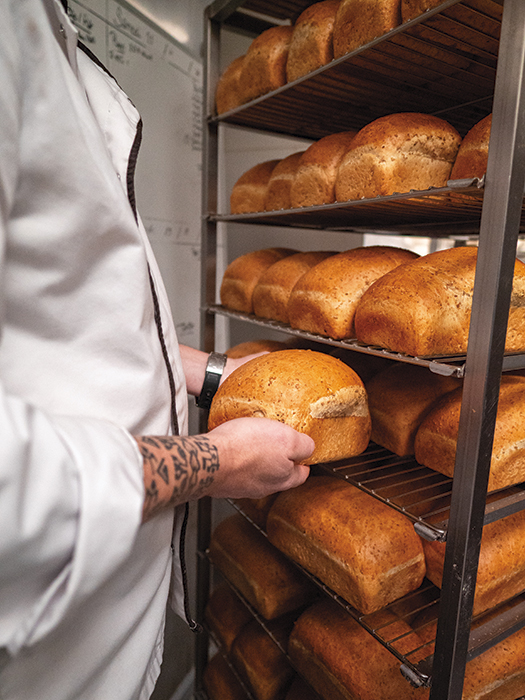 La boulangerie utilise 60 tonnes de farine par an.